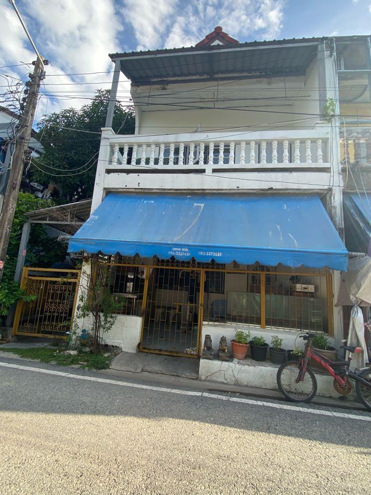 บ้านแฝดหลุดจำนอง ธ.ธนาคารอาคารสงเคราะห์ สมุทรปราการ เมืองสมุทรปราการ ท้ายบ้าน